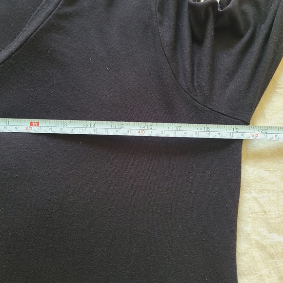 Tristan Women's Oversized Black White Stripes V-Neck Long Sleeves Top - Picture 11 of 13